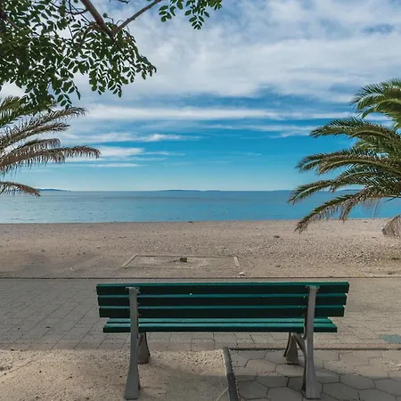 Cozy In With View Apartamento Povljana